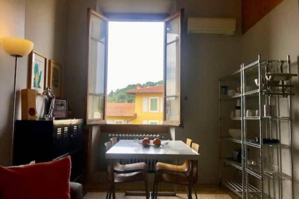 Sunny Top Floor In San Frediano Firenze Bagian luar foto