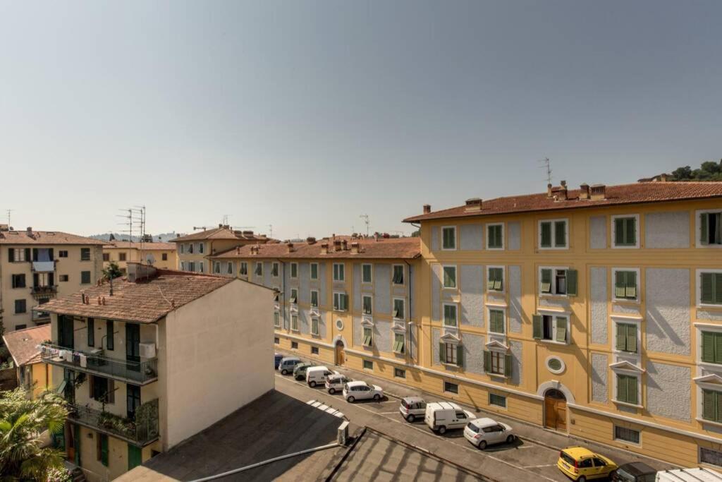 Sunny Top Floor In San Frediano Firenze Bagian luar foto