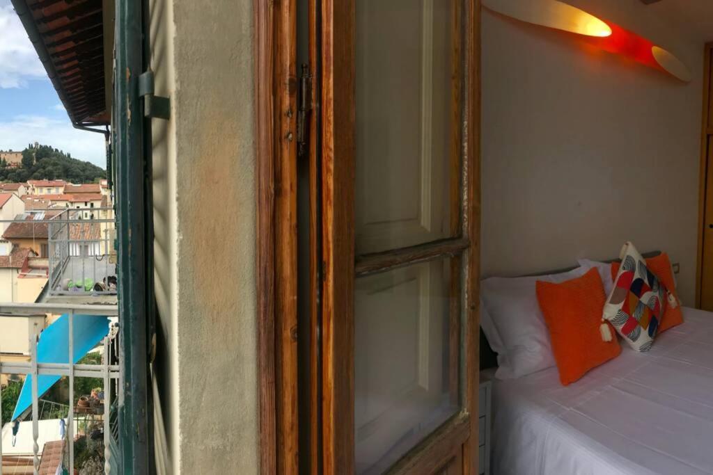 Sunny Top Floor In San Frediano Firenze Bagian luar foto