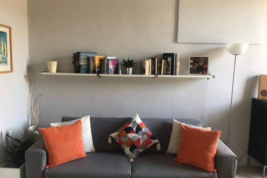Sunny Top Floor In San Frediano Firenze Bagian luar foto