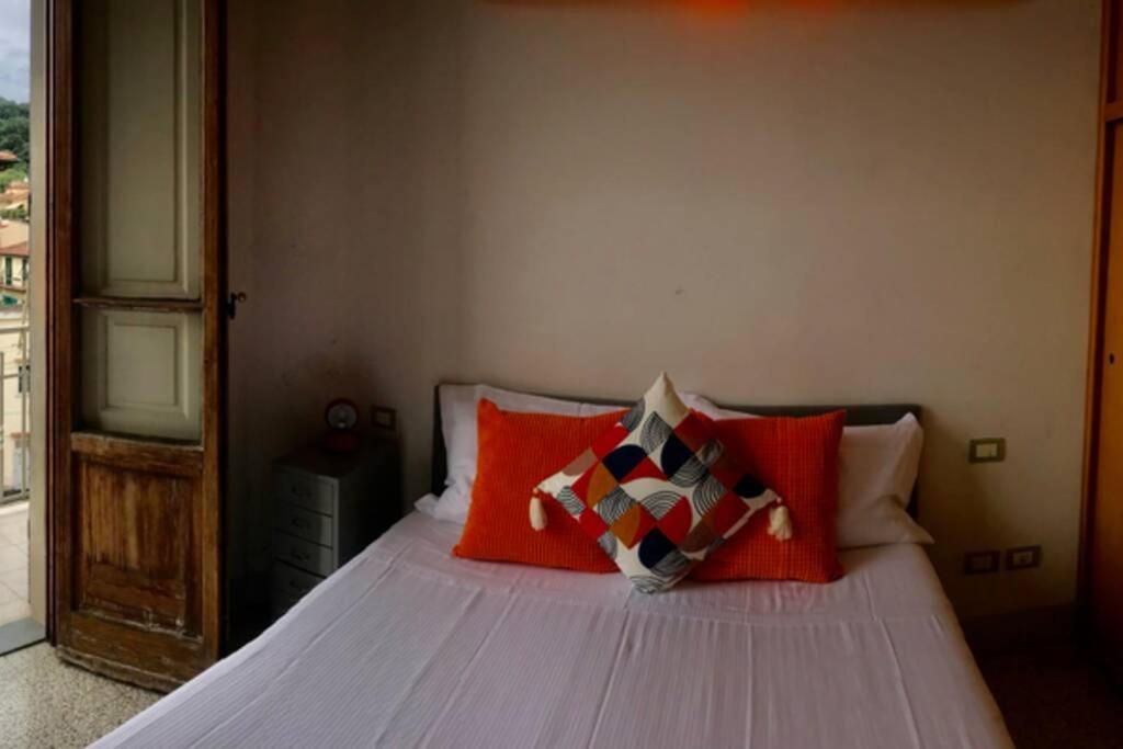 Sunny Top Floor In San Frediano Firenze Bagian luar foto